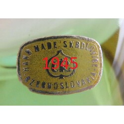 1945