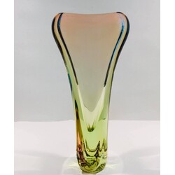 E. Beránek - 5989, Vase