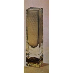 P. Hora - 8623/28, Vase