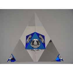 J. Frydrych - Sculpture: Pyramida v trojuhelniku