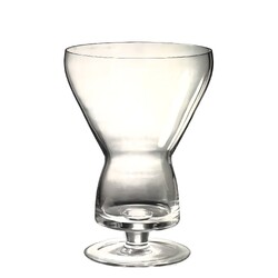 V. Zahradníková - Vase
